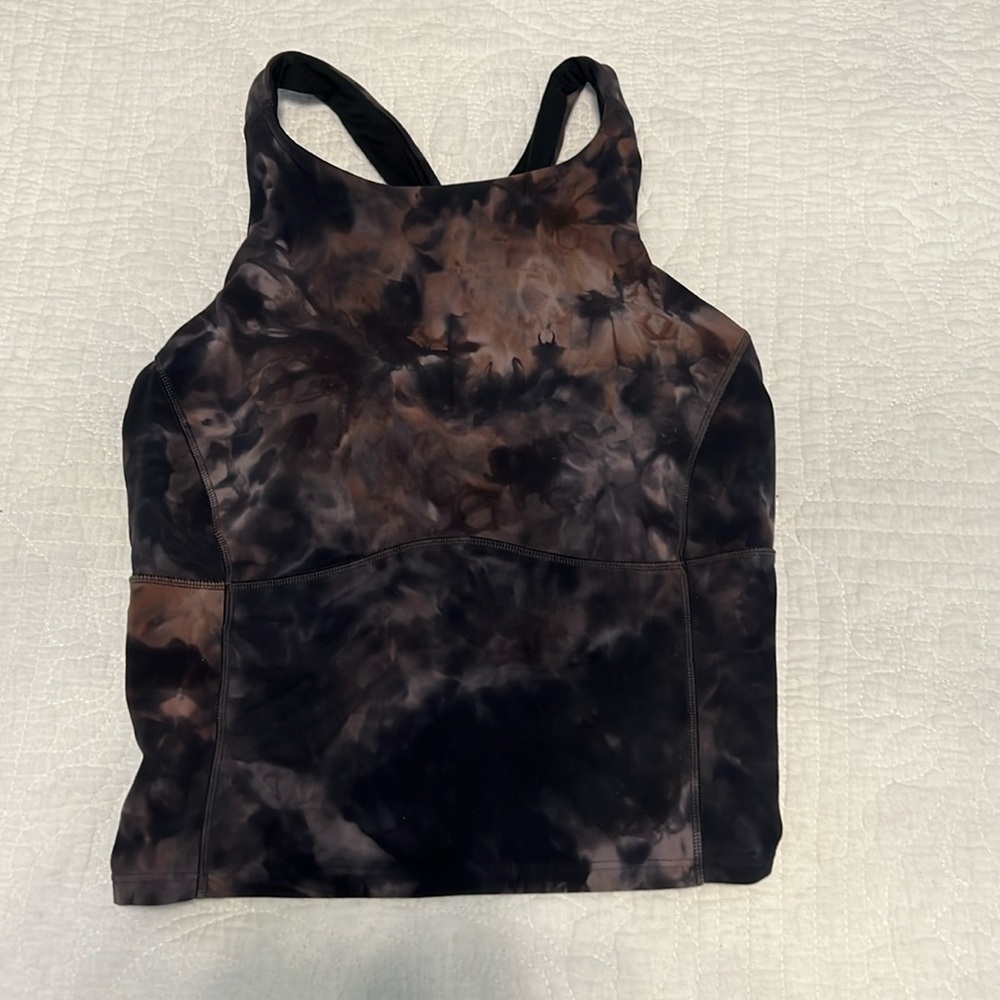 Lululemon women’s workout tank